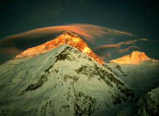 ZACHîD SüOÁCA NAD MOUNT EWERESTEM I LHOTSE-FOTO R PAWüOWSKI