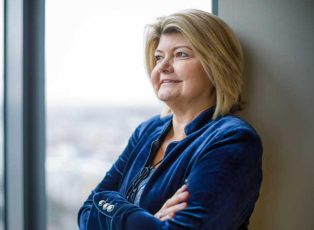 sandy-carter